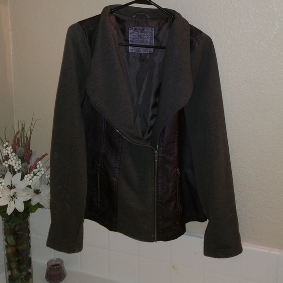 Jacket - Picture 4 of 4